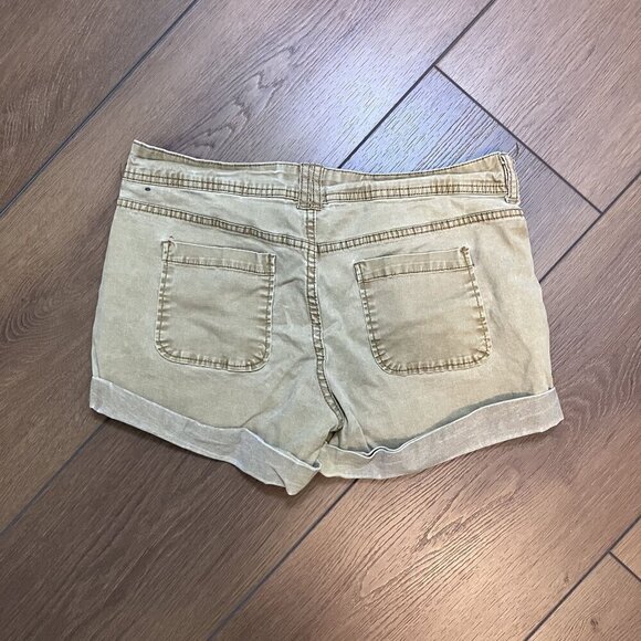 Aeropostale Midi Twill Short Rolled Hem Khaki Short Size 6 - Picture 2 of 6
